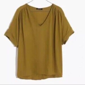 Women’s Olive Green V-Neck Relaxed Short Sleeve Top